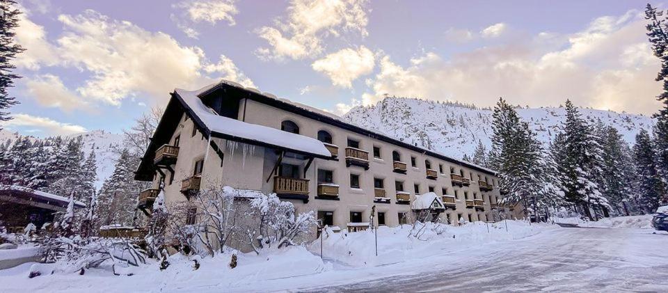 وادي اولومبيك Olympic Village Inn المظهر الخارجي الصورة